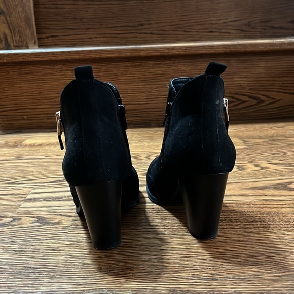 Black suede 2.5inch booties from call it spring. - Picture 3 of 7